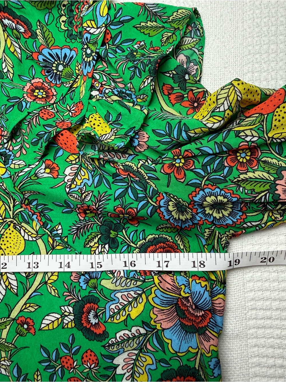 Boden Ruffle Neck Blouse Green Floral Fruit Lemon Top Viscose US 6 - Picture 11 of 11